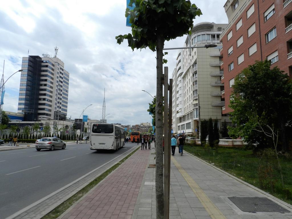 Urban Rooms Тирана Екстериор снимка