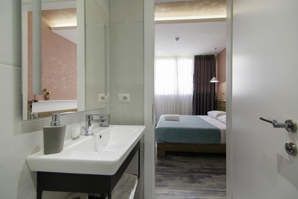 Urban Rooms Тирана Екстериор снимка