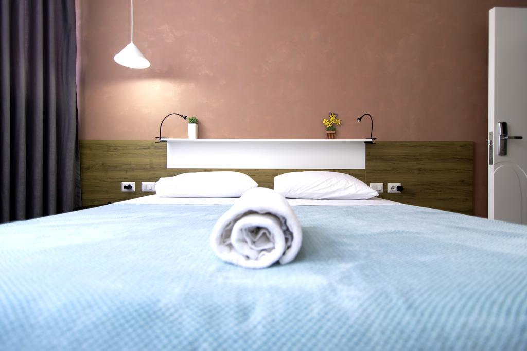 Urban Rooms Тирана Екстериор снимка