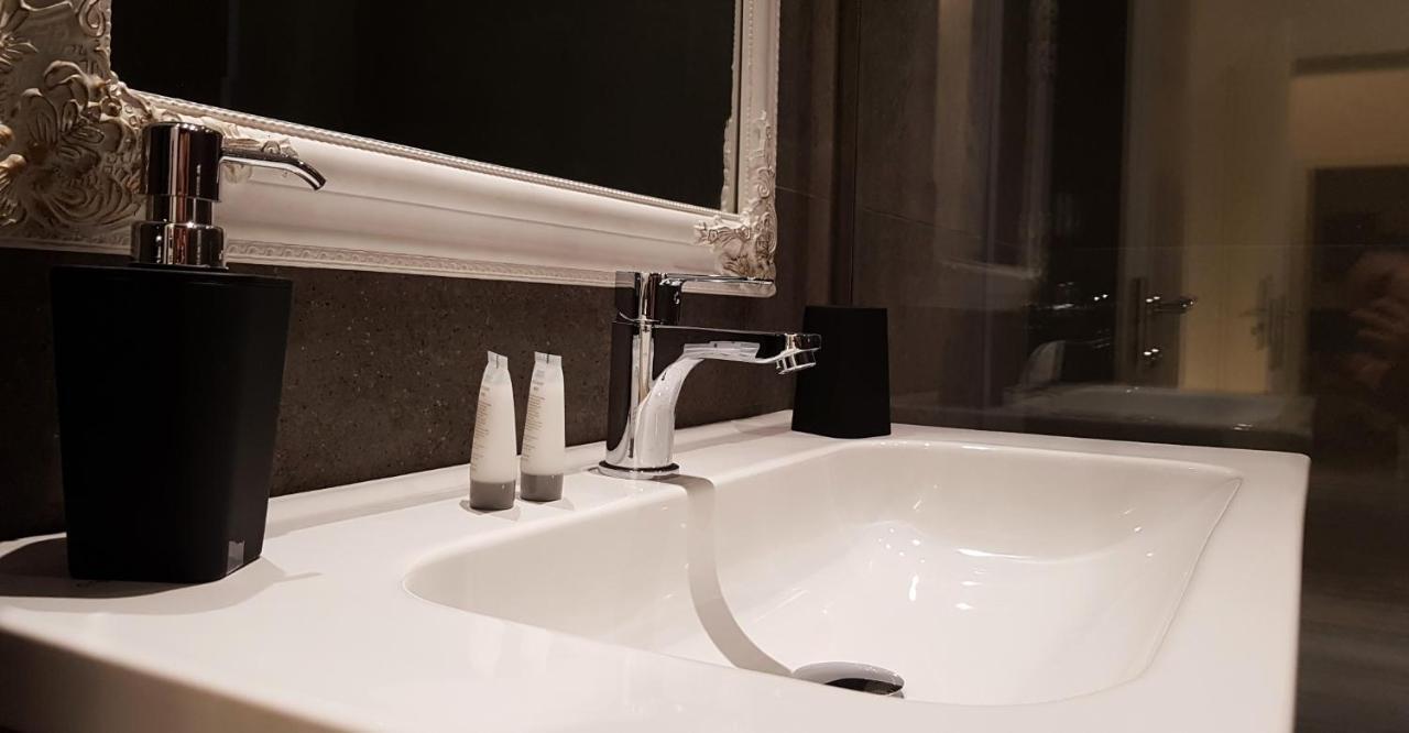 Urban Rooms Тирана Екстериор снимка